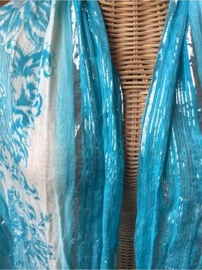 💚Silver and aqua scarf or wrap..gorgeous